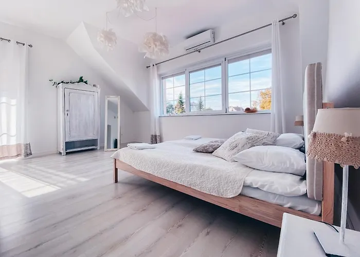 Pilawski Dwor ホテル Pilawa (Lower Silesia)