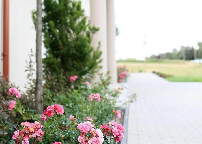 Pilawski Dwor * Pilawa (Lower Silesia)